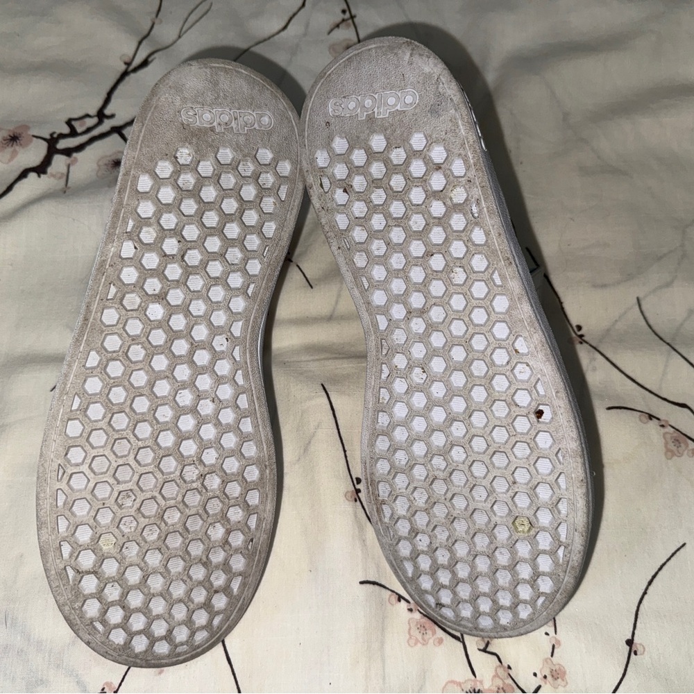 Adidas Boys White Sneakers with Blue and Black Accents - Picture 7 of 7